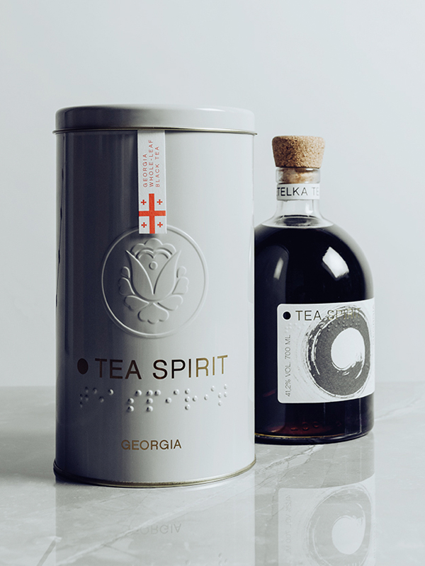 Tea Spirit je lahodný čajový a medový likér s brandy