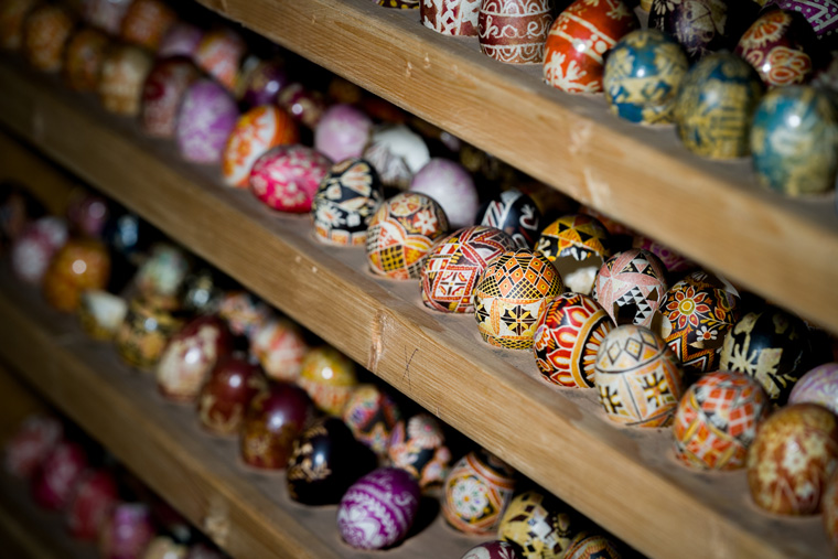 Sbírka velikonočních kraslic ve Vlastivědném muzeu v Olomouci